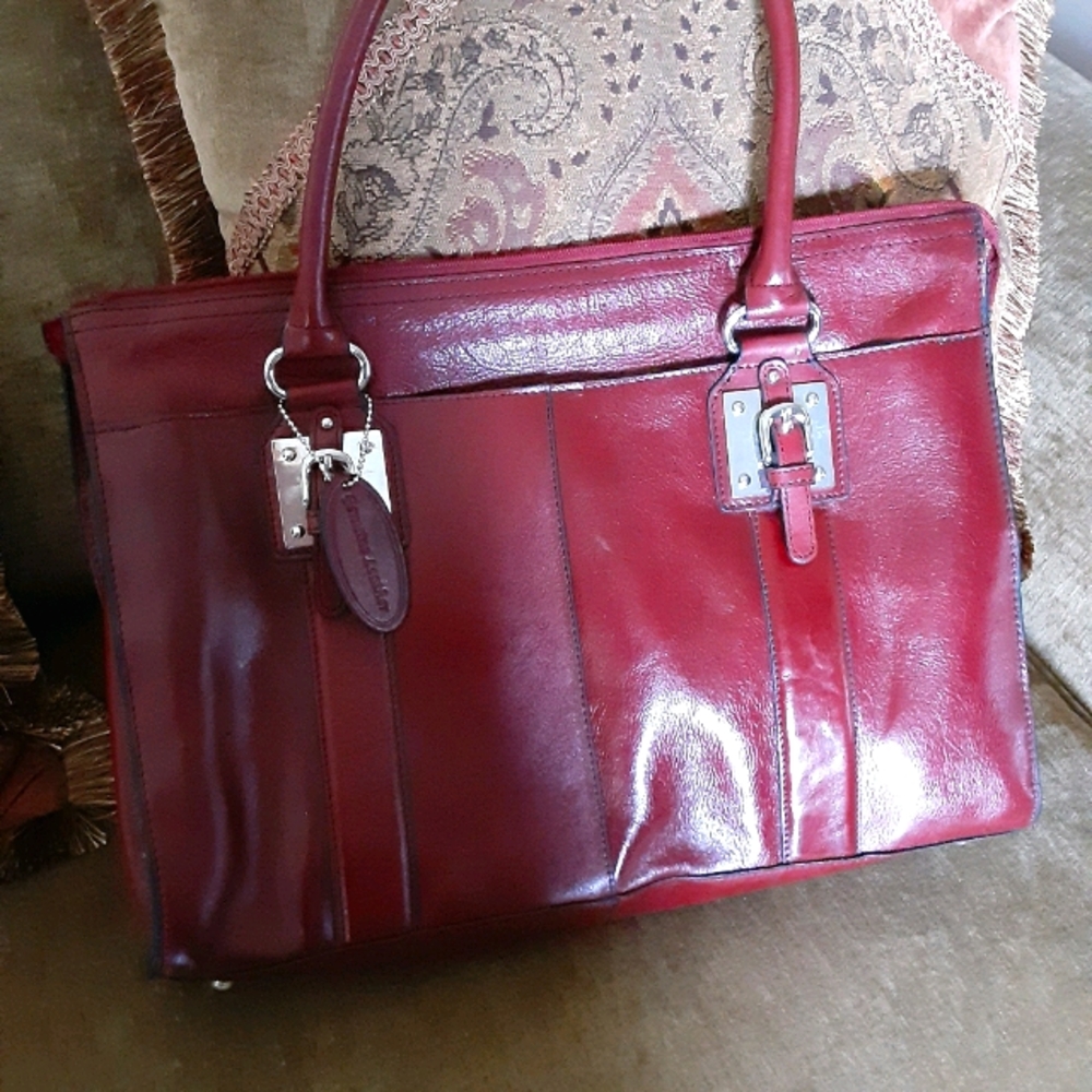 Wilson's Leather Executive leather tote.